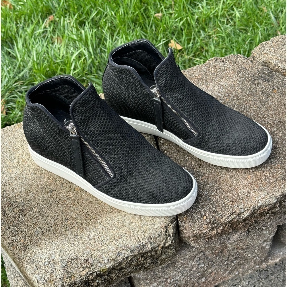 STEVE MADDEN~CAMDEN~WOMENS SIZE 9~BLACK KNIT~ZIPPER~WEDGE SNEAKERS~VERY NICE~BR​ - Picture 5 of 8